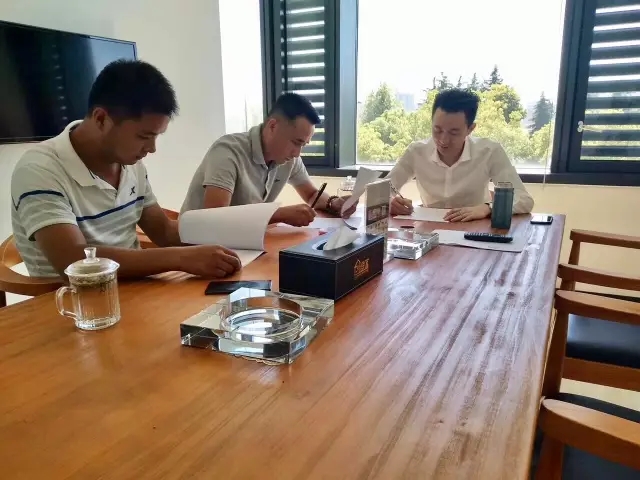 熱烈祝賀蕪湖鳩江孫總、潘總簽約創(chuàng)綠家！