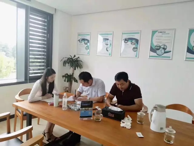 熱烈祝賀姜總、胡總簽約創(chuàng)綠家河南省市級(jí)代理！