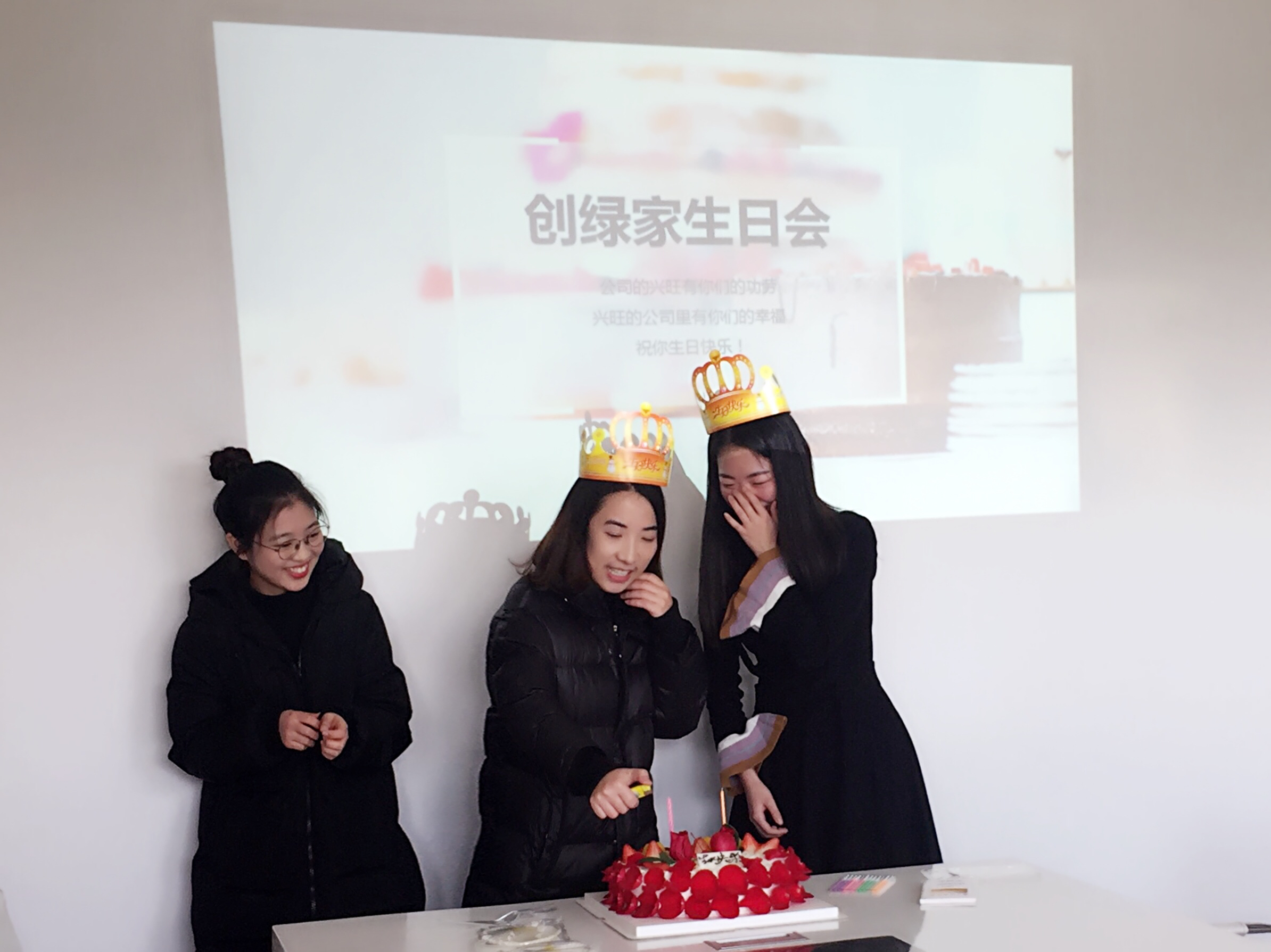 【1月生日會】本月壽星只有美少女，拍圖拍到小編手機(jī)內(nèi)存不夠啦！
