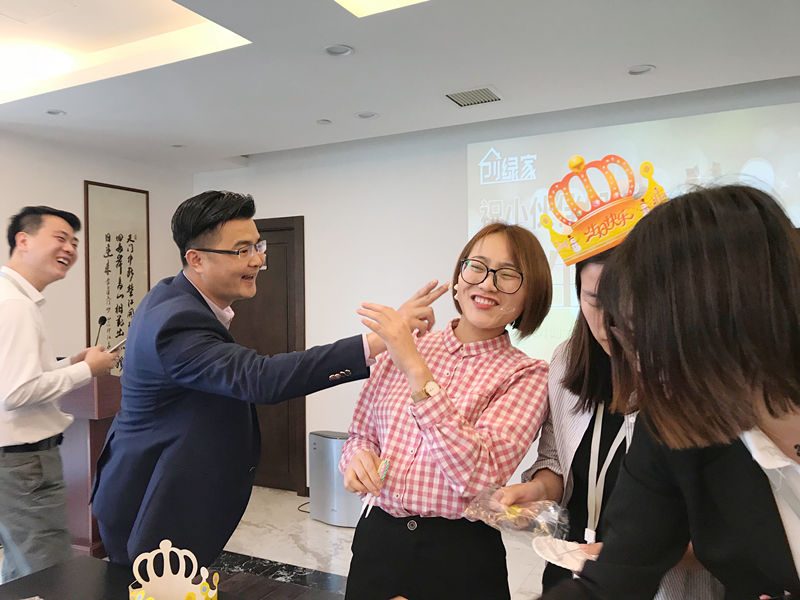 【4月生日會】業(yè)務(wù)很硬核，而我們只是甜美小公舉