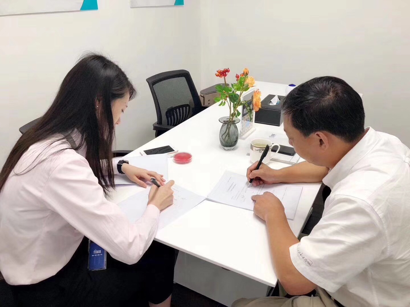 熱烈祝賀肖總簽約創(chuàng)綠家溫州市區(qū)級代理！