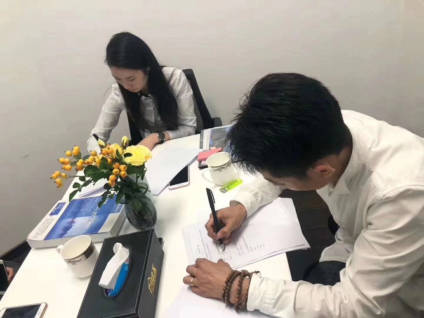 熱烈祝賀倪總、秦總、周總簽約創(chuàng)綠家寧波市區(qū)級代理！