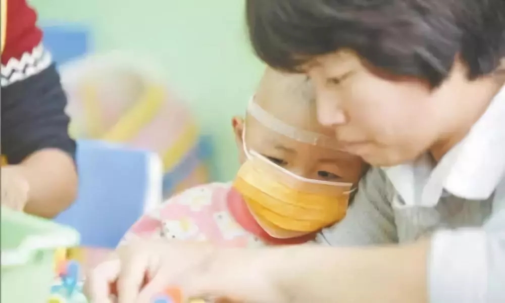 4歲男孩和媽媽辦“婚禮”，真相令人淚崩！