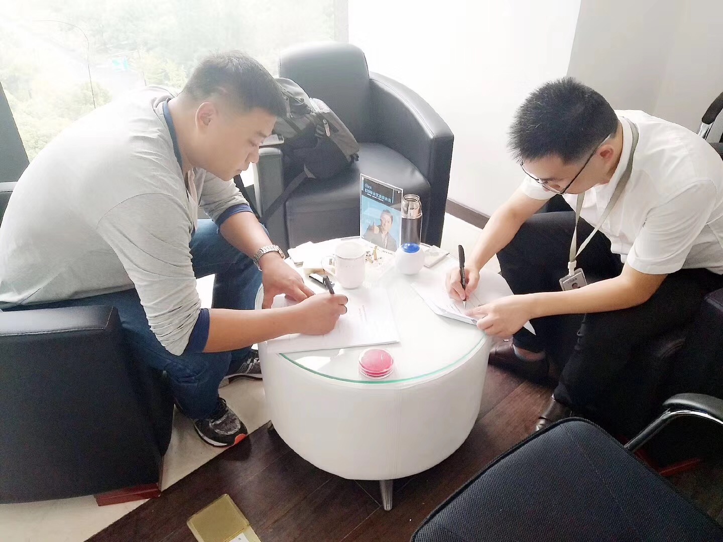 熱烈祝賀王總簽約創(chuàng)綠家鄭州市區(qū)級(jí)代理！