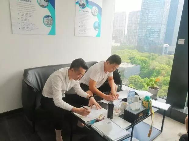 熱烈祝賀張總簽約創(chuàng)綠家山東省濟南市縣級代理！