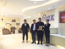 熱烈祝賀魏總、吳總、楊總簽約創(chuàng)綠家陜西省市級代理！