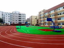 對“毒跑道”說不，中小學(xué)塑膠跑道出強制新國標(biāo)：甲醛不得高于0.4mg