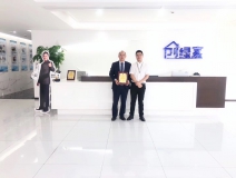 熱烈祝賀尚總、鄧總夫婦簽約創(chuàng)綠家四川省市級(jí)代理！