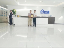 熱烈祝賀樊總簽約創(chuàng)綠家成都市區(qū)級代理！