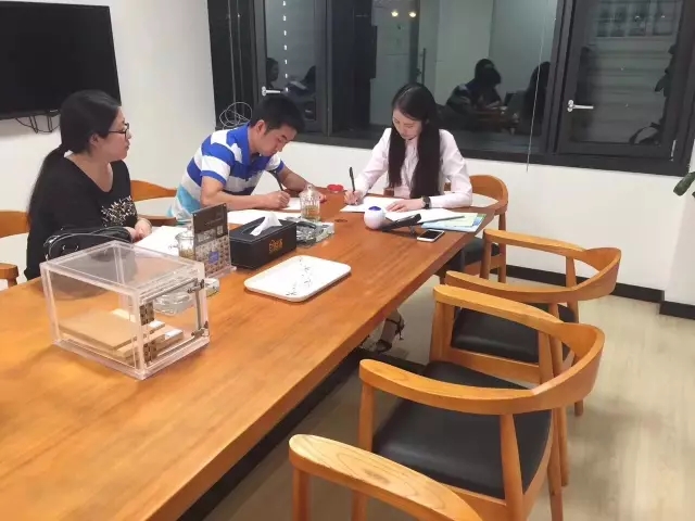 熱烈祝賀南昌經(jīng)濟(jì)開發(fā)區(qū)徐總、聶總夫婦簽約創(chuàng)綠家！
